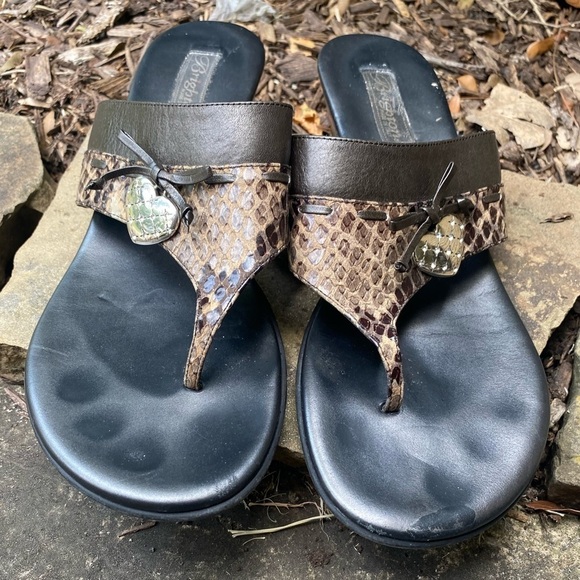 Brighton Thong Sandal Size 8.5M Animal Print & Bronze Leather Heart Rhinestone. - Picture 6 of 11